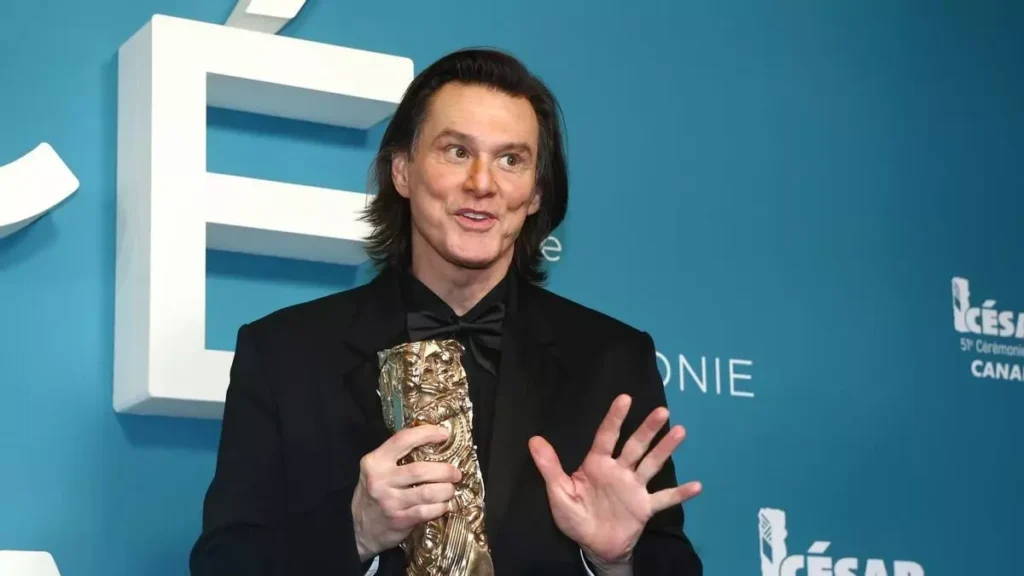 La conspiración del clon Jim Carrey explota en internet tras su aparición en los Premios César 2 Jim Carrey en su ultima aparcion
